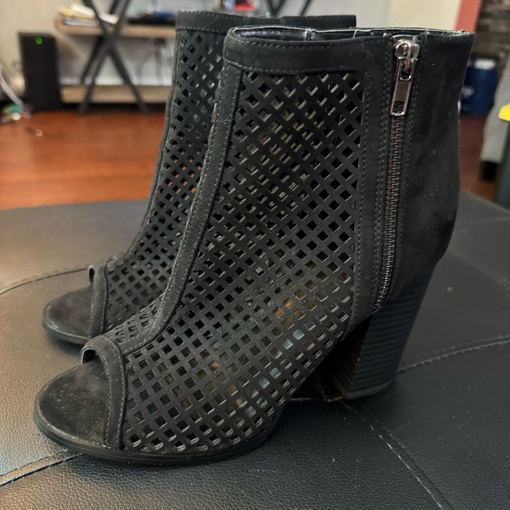 Charlotte Russe Black Peep Toe Zip Up Booties Size 9
